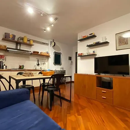 Living Rencio: Vicino Al Centro Di アパート