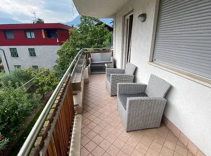 Living Rencio: Vicino Al Centro Di 아파트 *